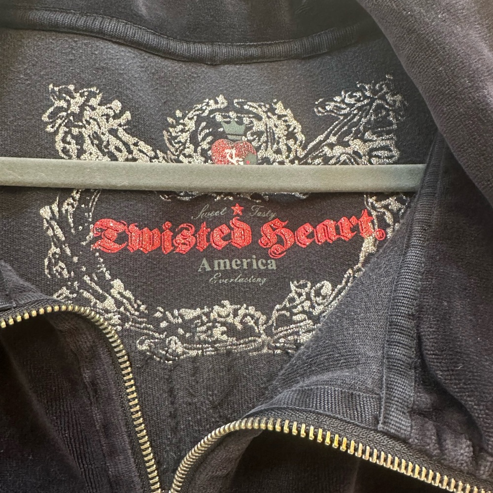 Twisted Heart Black Hoodie Size Medium - Picture 3 of 7